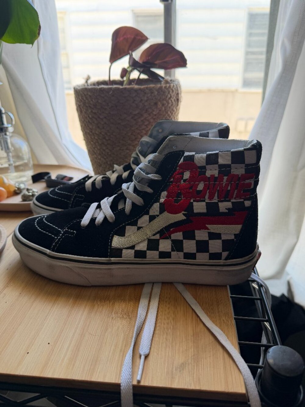 Vans x David Bowie Sk8-Hi Checkerboard Embroidered Sneakers M 7 W 8.5 w/ Box